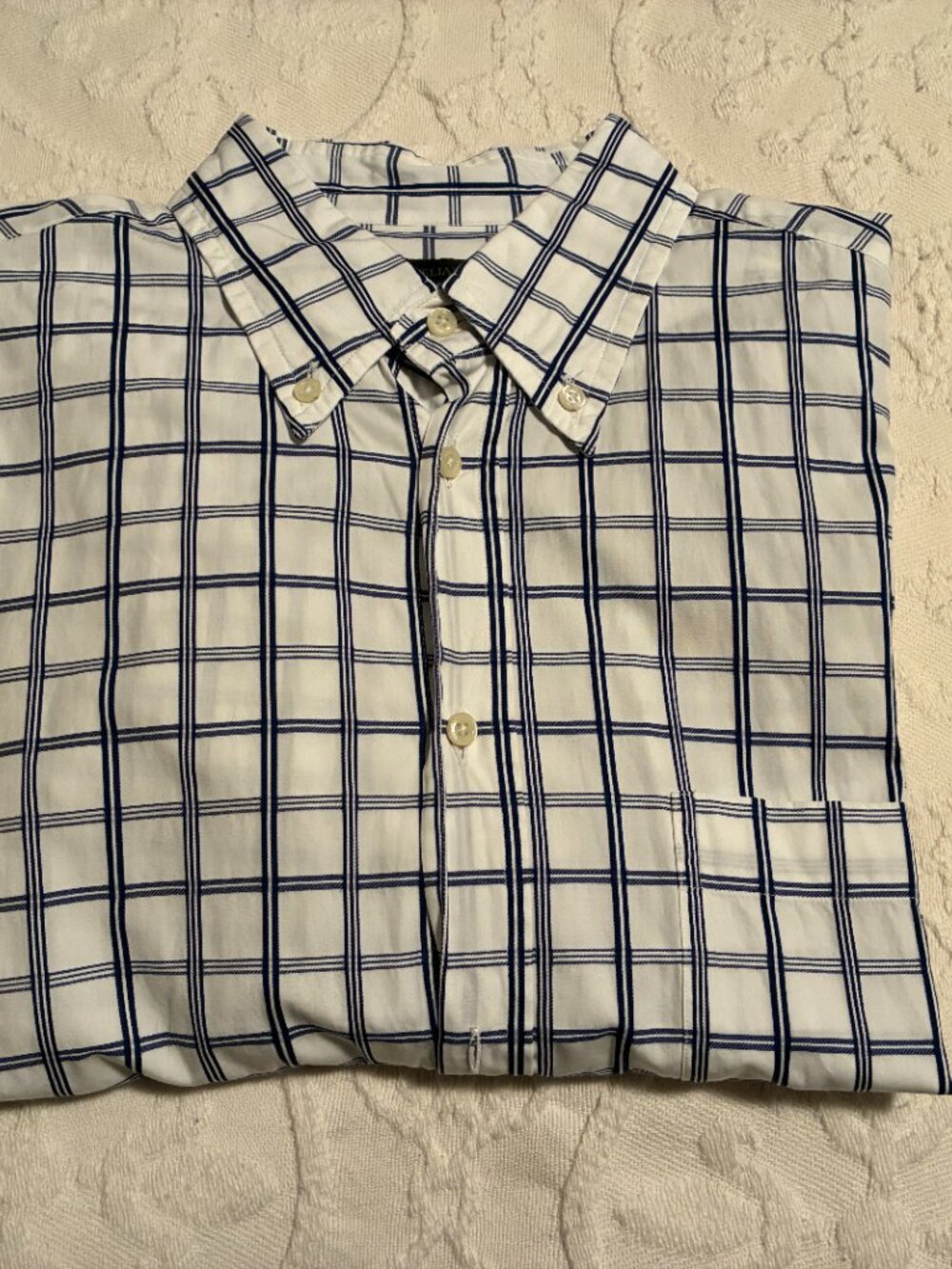 Shirt. Sz 16. Corneliani - made in Italy. 100% cotton. Button down incl collar